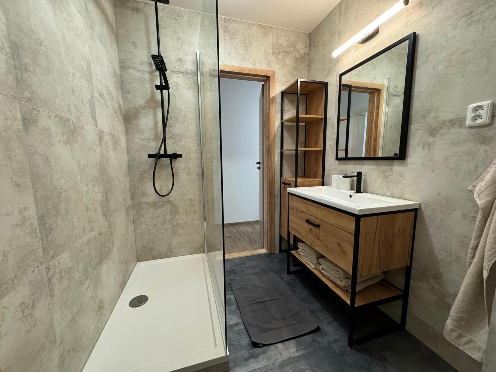 Camphouse Villa Chvalsiny Luaran gambar